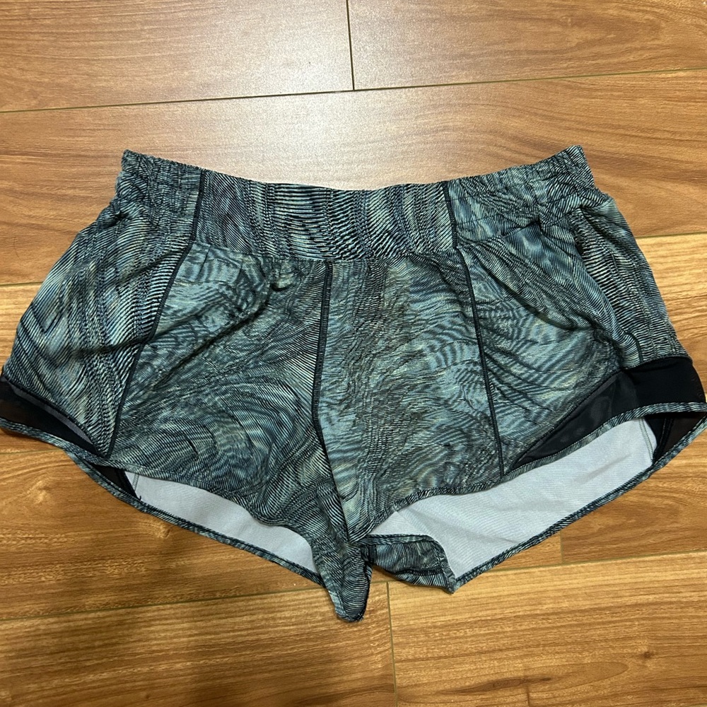 Lululemon Hotty Hot Short